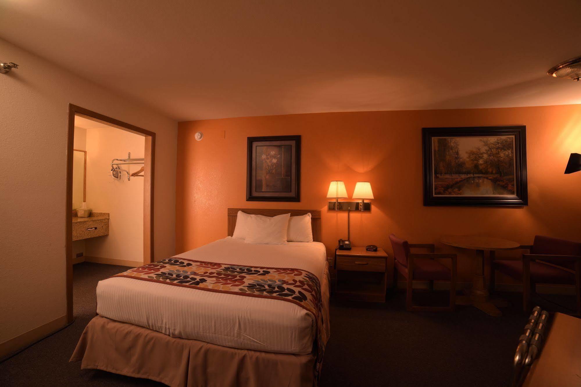 Dutton Inn Branson Bagian luar foto